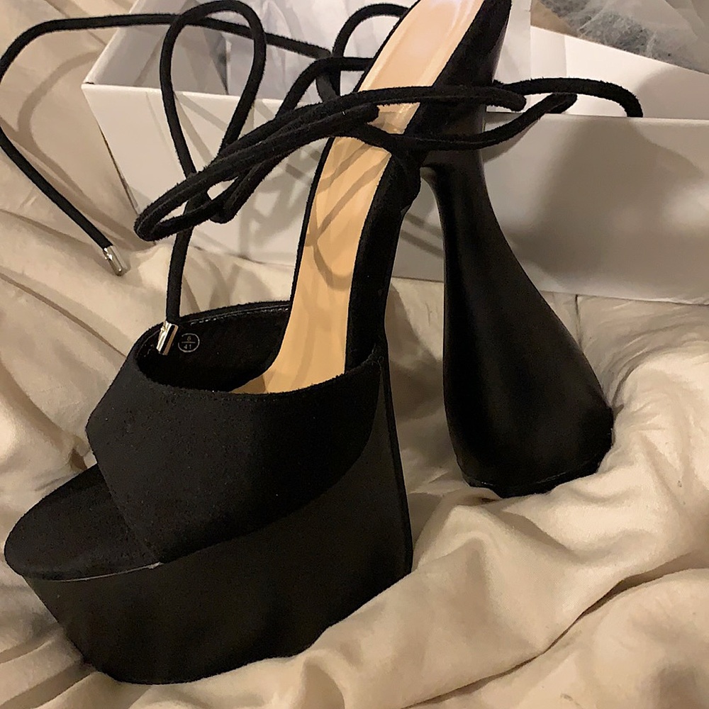 Black tie up platform heels